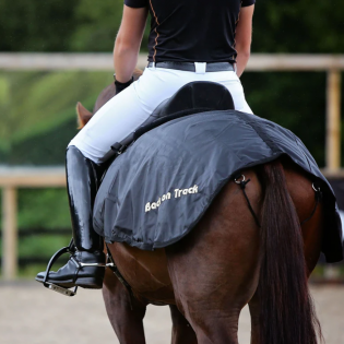 Couvre Reins Court - Back on Track